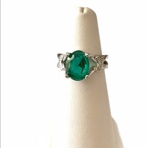 Silver Fashion Ring Green Center Stone Size 5